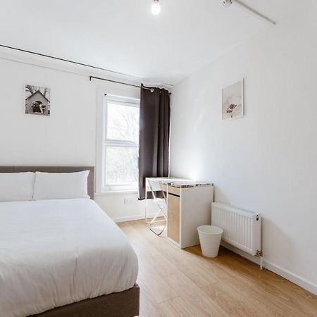 Mile End Double Rooms 27 Guest House ロンドン エクステリア 写真