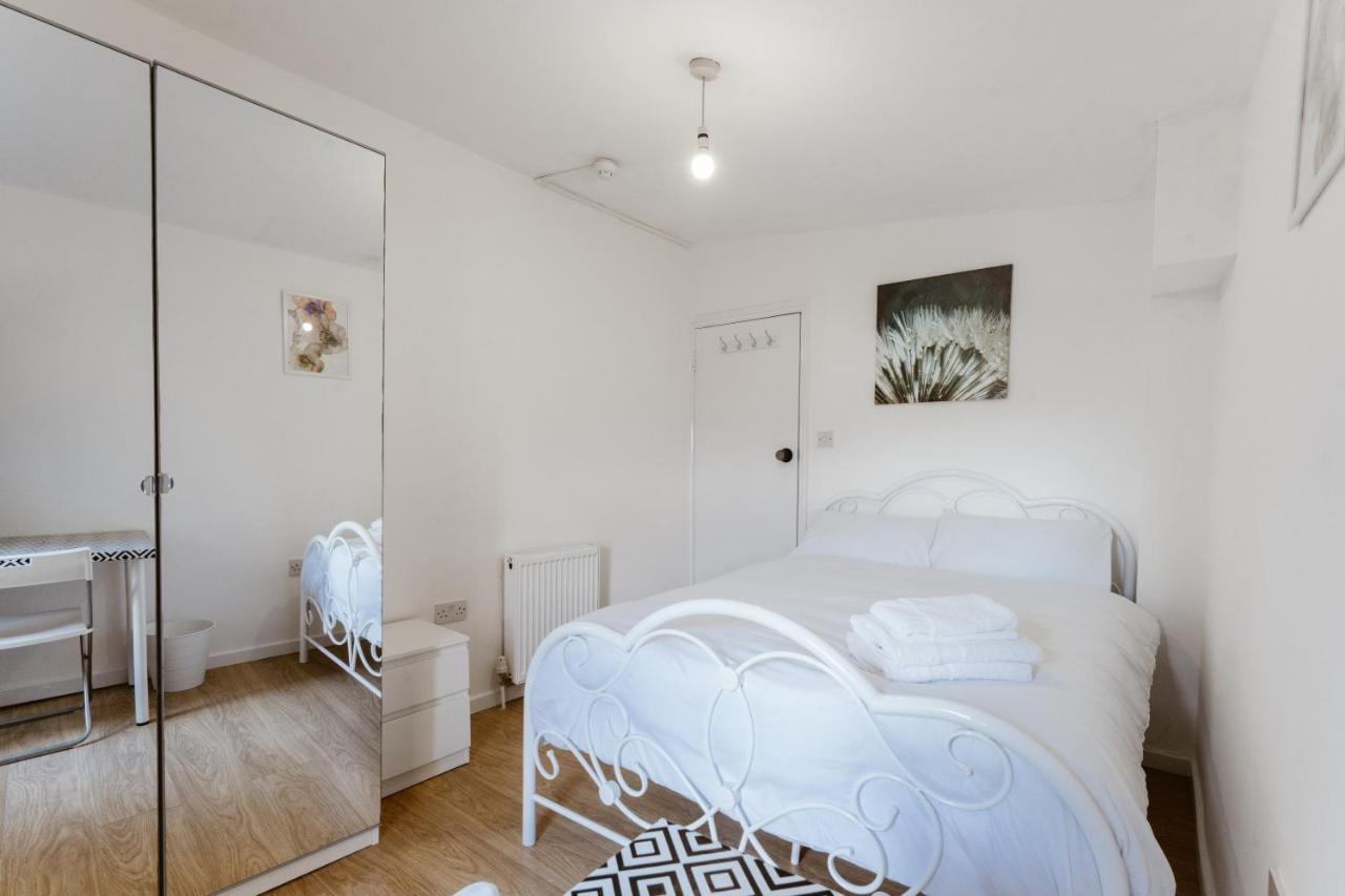 Mile End Double Rooms 27 Guest House ロンドン エクステリア 写真