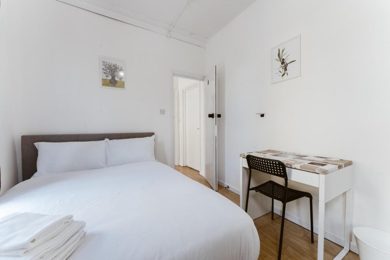 Mile End Double Rooms 27 Guest House ロンドン エクステリア 写真
