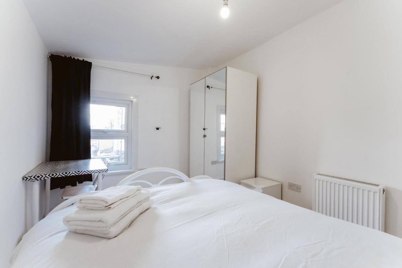 Mile End Double Rooms 27 Guest House ロンドン エクステリア 写真