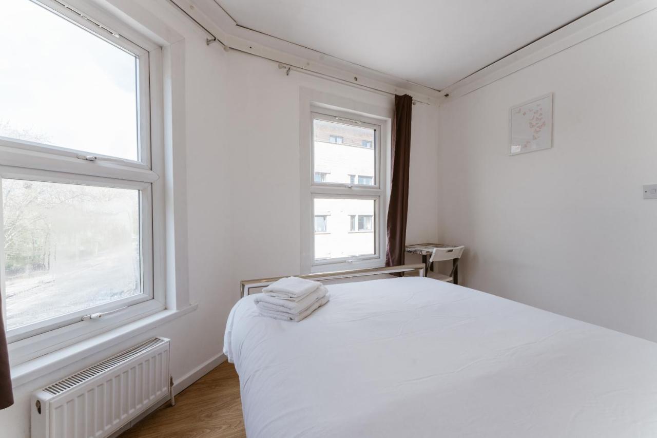 Mile End Double Rooms 27 Guest House ロンドン エクステリア 写真
