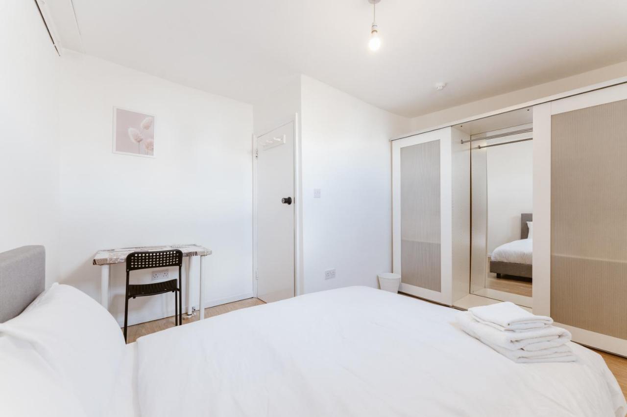 Mile End Double Rooms 27 Guest House ロンドン エクステリア 写真