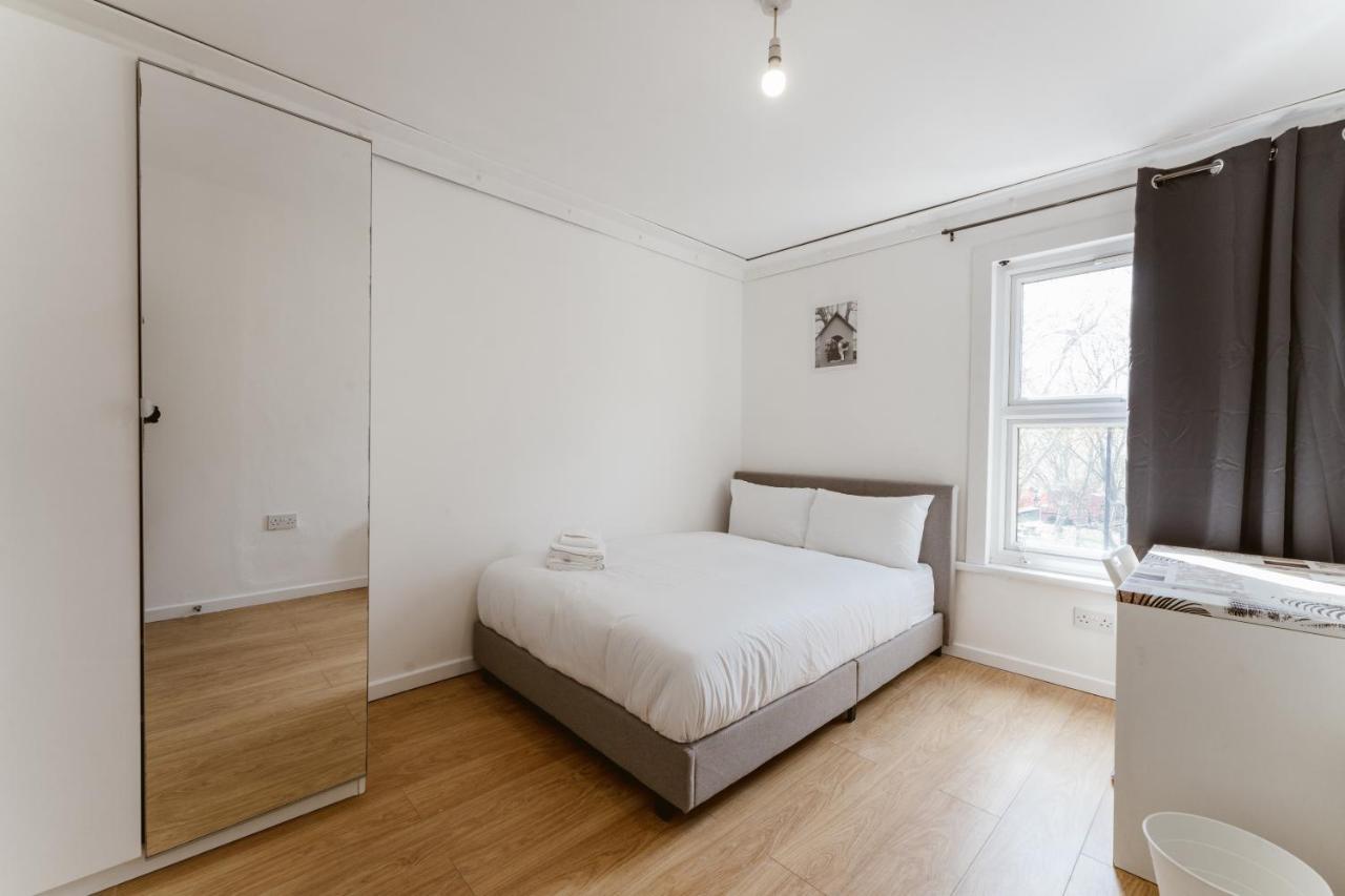 Mile End Double Rooms 27 Guest House ロンドン エクステリア 写真
